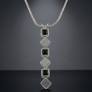 Collar con Colgante Geométrico de Ónix Art Palace, Plata de Ley 925, Bañado en Rodio, Cadena de Serpiente, Estilo Minimalista, Unisex, para Uso Diario - Product Image 1