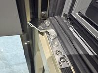 Système de mur-rideau à persiennes en alliage d'aluminium à rupture de pont thermique intégré pour architecture moderne avec fenêtre en verre trempé