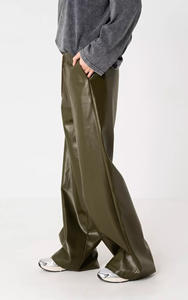 <span class=keywords><strong>Pantalon</strong></span> droit en similicuir personnalisé pour <span class=keywords><strong>femme</strong></span> |   <span class=keywords><strong>Pantalon</strong></span> en similicuir à la coupe décontractée et ajustée pour un look élégant et sans effort - Product Image 6