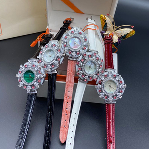 Montres à quartz luxueuses pour femmes profilées ensemble de diamants artisanat temps précis accessoires décoratifs fenêtre de cadran en cristal - Product Image 2