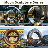 Fabricant sur mesure de grandes sculptures en acier inoxydable, anneau de lune en métal pour aménagement paysager, paysage aquatique