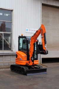 จัดหาโดยตรงจากโรงงาน รถขุดไฮดรอลิกขนาดเล็ก CDM6025 น้ำหนัก 2.65 ตัน รุ่นใหม่เอี่ยม พร้อมรางยาง ขับเคลื่อนด้วยเครื่องยนต์ทรงพลัง - Product Image 3