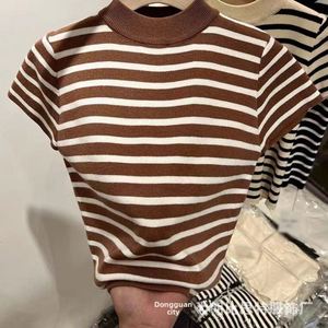 I-0787 Vente en gros Nouvelle collection été Meilleure vente Crop top <span class=keywords><strong>femme</strong></span> à manches courtes, <span class=keywords><strong>col</strong></span> <span class=keywords><strong>roulé</strong></span> ample, tricoté rayé - Product Image 3