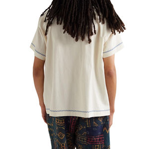 Camisa de espiga bordada con botones y cuello personalizado - Product Image 3