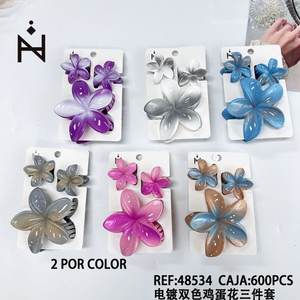 Set di Tre Mollette per Capelli Angelina Frangipani 10 Cm, Accessori Floreali di Alta Qualità in Plastica per Uso Quotidiano Femminile - Product Image 4