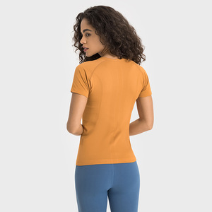 Camiseta Deportiva de Manga Corta y Cuello Redondo para Mujer, Corte Ajustado, Transpirable, 100% Algodón, Secado Rápido, para Yoga y Running, con Logotipo Personalizado - Product Image 4