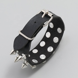 Punk Biker PU Pointu Rivet Bracelet À La Mode Collier Ras Du Cou Collier - Product Image 5