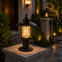 Lampadaire extérieur moderne avec cadre annulaire superposé et cylindre en verre transparent