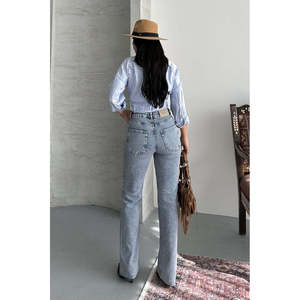 Jean coupe droite à jambe courte 7114 - Bleu clair et teinté - Product Image 2