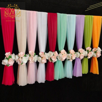 Fournitures de mariage rideaux tombants décoratifs en gaze douce multicolore en option pour la décoration de plafond de mariage