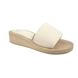 Sandalias planas de suela blanda cómodas antideslizantes de tendencia de moda para mujer - Product Image 5