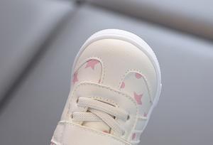 Zapatillas deportivas para niñas pequeñas con velcro, suela suave y diseño antideslizante, perfectas para el uso diario. - Product Image 5