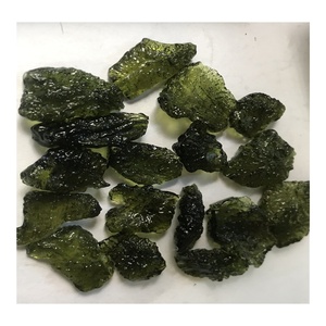 De alta calidad sin cortar República Checa duro moldavita de piedras preciosas - Product Image 1