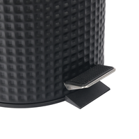 Poubelle à pédale noire de 5 L avec couvercle plat durable de 1,3 gallon, mini poubelle pour hôtel, salle de bain, bureau, cuisine, chambre à coucher