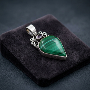 Pendentif en pierres précieuses en argent sterling 925 Nouveaux bijoux en forme de poire simples avec de magnifiques pendentifs en argent - Product Image 1