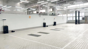 Elevador de Tijera Shinely de un Cilindro con Accionamiento Eléctrico Hidráulico, Capacidad de 3.5T, Altura de Elevación de 1680mm para Alineación de Ruedas de Automóviles, Certificado CE - Product Image 6