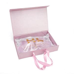 Boîte d'emballage rigide en papier artistique personnalisé avec fermeture magnétique pour maillots de bain, finition mate et motif ondulé (recyclable) - Product Image 1