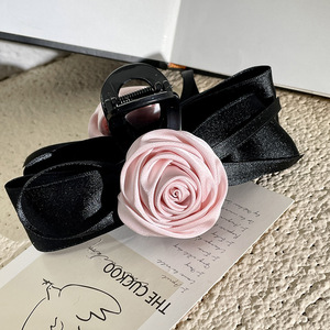 Pinza para el cabello con lazo de cinta rosa para mujer, elegante y sofisticada, pinza para el cabello con rosa rosa para peinados recogidos. - Product Image 1