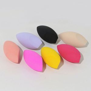Éponge de Maquillage Beauté Multi-Usages (Sèche et Humide) pour Fond de Teint, Anti-cernes, Fard à Joues et Poudre – Éponges Multicolores - Product Image 3