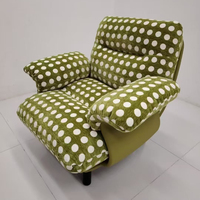 Fauteuil de salon moderne et confortable en velours avec rembourrage en duvet