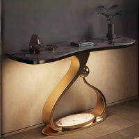 Table console moderne et simple en acier inoxydable doré, style luxe léger, avec plateau en marbre, pour salon, couloir étroit, entrée ou hall.