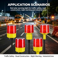 Feux de signalisation solaires à LED, clignotants rouges, balise stroboscopique IP65 pour la sécurité routière nocturne, travaux de construction, vente en gros OEM Hh