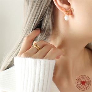 Fashion Fine Stainless Steel Freshwater Pearl Earring 18k Gold Plated <b>Bow</b> Stud Earring - Product Image 4