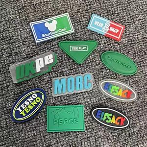 Patch en PVC souple 3D personnalisé avec logo, gaufré à chaud, patch en PVC transparent coloré sur mesure, patch en caoutchouc - Product Image 1
