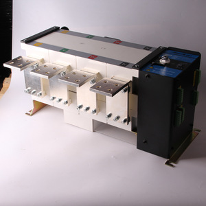 Interrupteur de transfert automatique 1250A triphasé IP55 avec double alimentation pour usage industriel - Product Image 1