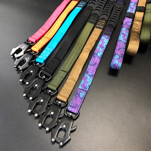 Heavy Duty Bungee <span class=keywords><strong>Dog</strong></span> Leash <span class=keywords><strong>Nylon</strong></span> Tactical <span class=keywords><strong>Dog</strong></span> <span class=keywords><strong>Collar</strong></span> y juego de correa con Clip de hebilla de seguridad para coche <span class=keywords><strong>Collar</strong></span> de plomo para perros medianos y grandes - Product Image 1