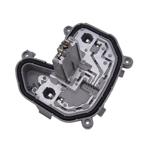 Soportes para luces traseras de coche 68458452AA 68458457AA para Jeep Renegade 2015-2023, soporte de plástico para lámparas - Product Image 1