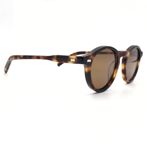 Vente en gros UV400 Lunettes de soleil rétro à monture en plastique de haute qualité pour hommes et femmes Confortables pour un usage décontracté - Product Image 1