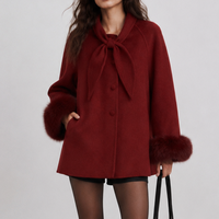 Veste d'hiver tissée pour femmes, mélange de laine, fourrure double face avec détail bouton nœud papillon et poignets en fourrure de renard, design éco-responsable