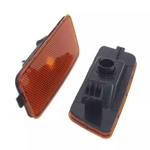 ไฟเลี้ยว Volkswagen รุ่น L087 สีเหลืองอำพัน วัสดุ PC สำหรับกันชนหน้า อะไหล่เปลี่ยนด้านข้าง - Product Image 1