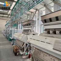 Ligne complète de machines de décorticage de riz 80TPD, usine industrielle de traitement du riz avec système de polissage, de calibrage et d'emballage