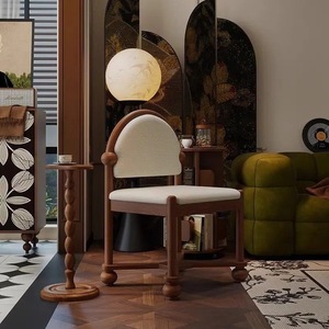 Chaise de salle à manger française en bois, rembourrée en tissu beige, style vintage élégant pour salle à manger, salon - Product Image 1
