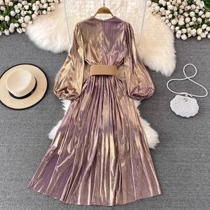 Vestido de talla única Sexy de manga larga de cintura alta con cordones metálico plisado con cuello en V vestido largo elegante con un columpio grande - Product Image 6