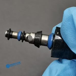 Vanne d'aspiration d'air/eau jetable noire MH-438 pour kit de biopsie, accessoires d'endoscopie EOS (boîte en carbone) - Product Image 3