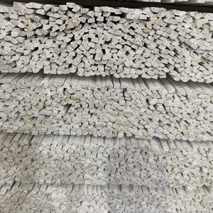 Moulures de base en pin à joint en chanfrein apprêtées - Product Image 5