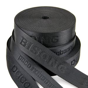 สายรัดผ้าทอสีดำแบบกำหนดเอง ขนาด 1.5 นิ้ว 38 มม. สายรัดแบบ Jacquard รีไซเคิล สายรัดผ้าทอแบบกำหนดเอง สายรัดผ้าทอแบบ Debossed สำหรับกระเป๋าเป้สะพายหลังและกระเป๋าถือ - Product Image 1