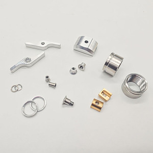 Pièces usinées CNC OEM, composants sur mesure non standard en aluminium, laiton, acier inoxydable, composants de quincaillerie automobile - Product Image 3
