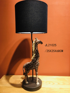 Venta al por mayor personalizada resina Animal decoración Led divertido Animal serie Pavo Real <span class=keywords><strong>jirafa</strong></span> caballo loro lámpara noche Led luz Animal lámpara <span class=keywords><strong>de</strong></span> mesa - Product Image 6