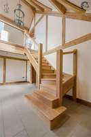 Escalier en spirale en bois massif, design simple et écologique, vente directe usine, personnalisable pour villa, sous-sol ou grenier