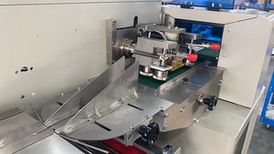 Machine horizontale rotative entièrement automatique pour l'emballage flow-pack de mini-produits alimentaires, pizzas, tortillas de maïs et biscuits - Product Image 5