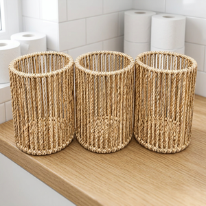 Panier de rangement moderne et écologique en jonc de mer et en fer avec porte-papier toilette et design multifonctionnel - Product Image 3