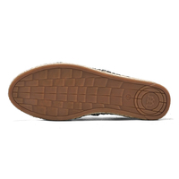 Fabricant de baskets personnalisables pour hommes, chaussures décontractées en maille respirante, avec logo, en toile légère, antidérapante, assortie aux couleurs.