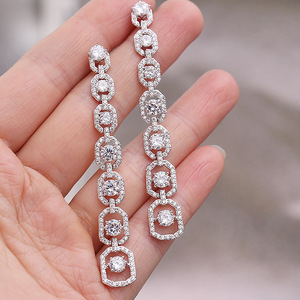 Orecchini Pendenti Lunghi per Donne, Elegante Accessorio per l'Uso Quotidiano, Gioiello di Moda per Outfit - Product Image 1