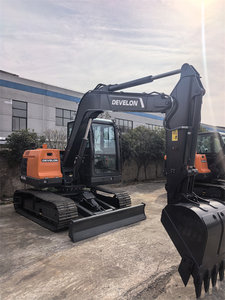 Nouvelle pelle hydraulique DEVELON DX80D de 8 tonnes, alternative aux CAT 308 et Komatsu PC78, idéale pour les travaux urbains et les travaux de jardinage municipal - Product Image 2