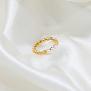 Anillo de Alta Gama Chapado en Oro de 18K con Tres Perlas de Agua Dulce, Joyería de Acero Inoxidable, Anillo de Dedo Moderno - Product Image 3