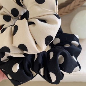 Scrunchie ฟองน้ำสำหรับเด็กผู้หญิง, อุปกรณ์เสริมผมสีดำและสีขาวลายจุดฟองน้ำและคอตตอนสำหรับใส่ลำไส้ใหญ่ - Product Image 6